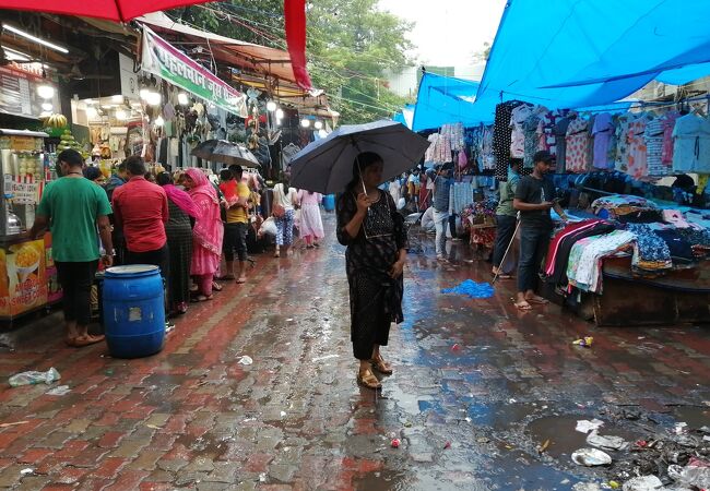 サロジニ ナガー マーケット