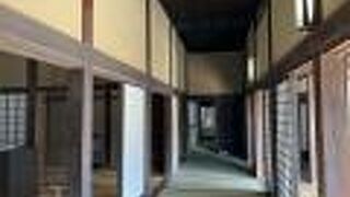 建設当時からの建物や敷地が残っている