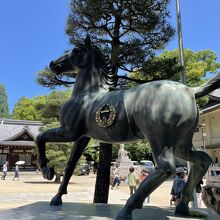 勝運、学問と馬の神様として信仰されているようです