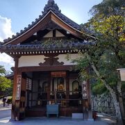 中山寺のお堂の1つ