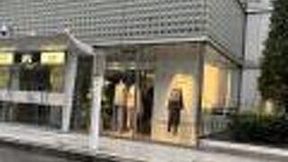 心斎橋駅そばにあります