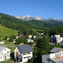 山側の部屋からの眺め。北アルプスが一望できます。