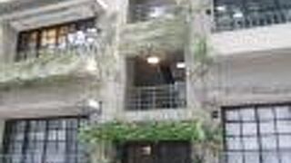 「表参道」沿いにある素敵ギャラリー