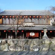 日牟禮八幡宮のそばにある趣のある建物