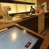 自動Check-in機へと案内された。カウンターの方が良い。