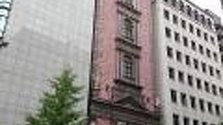 歴史的建造物の様な外観の結婚式場