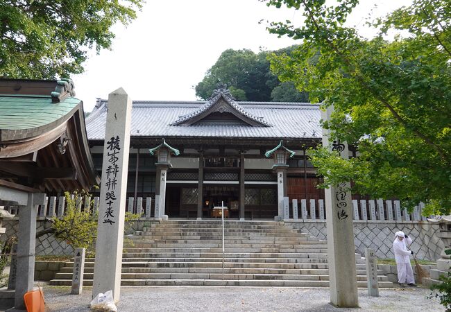 860年創建の歴史ある神社