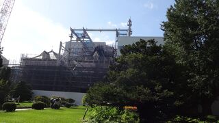 赤レンガ庁舎は修復中でした。