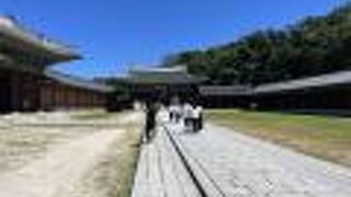 後苑や晶慶宮方面に通じる門