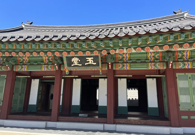 王の言葉を代筆する補佐機関だったそうです