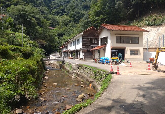 温いお湯に長時間つかる温泉です