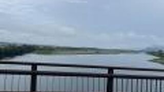 吉野川に架かる「岩津橋」