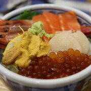 函館駅どんぶり横丁市場で海鮮丼