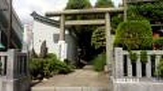 松尾芭蕉の句碑である女木塚があります。