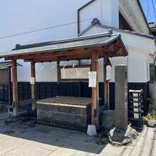 柳町の街道沿いにある