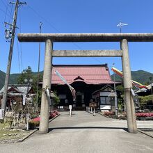 鳥居の正面から