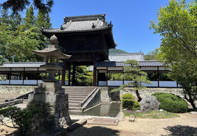 城郭の役割も備えていた寺院