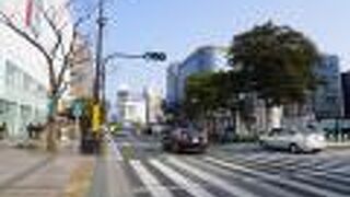 車の交通量も多いので