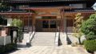 本堂はかなり新しい