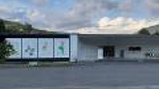 草木湖畔の富弘美術館。今の殺伐とした時代に心温まります。