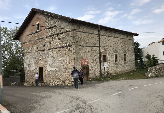 イエシル島の先端近くにある教会