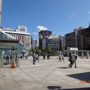 札幌駅の南口にある広場です。