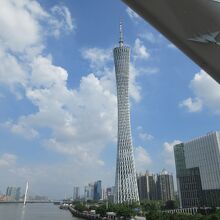 広州塔の美しいフォルムを楽しめます。