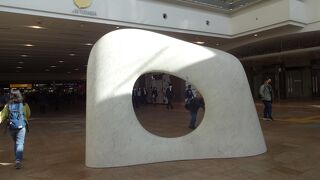 今回、札幌訪問時に、このオブジェを撮影のに苦労しました。