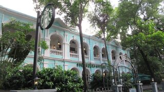 古い洋館を改装した店舗でいただくコーヒーは格別のお味です。