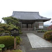 鎌倉幕府8代執権である北条時宗の子である正宗が建立したお寺です。