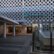 大阪駅直結の大型百貨店