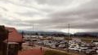 丘の上から全体を望む