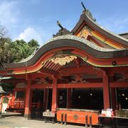 青島ビーチの先にある神社