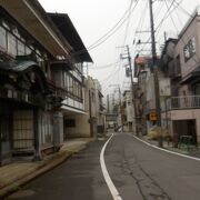 昭和レトロの静かな温泉街