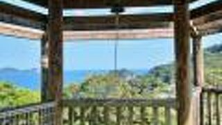 日向灘に浮かぶ大小の島々のある青い海を一望できる絶景の道の駅