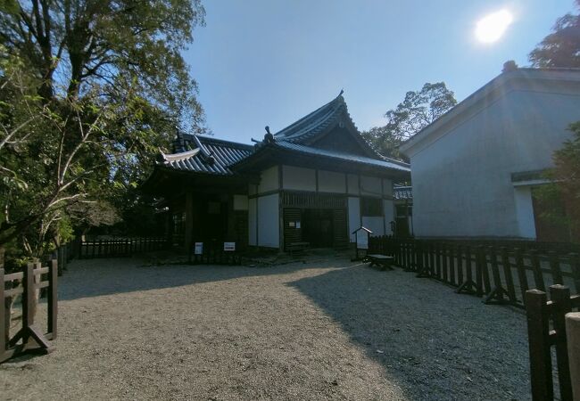 元々城内にあった9つの廓のひとつを当時の武家屋敷をイメージして建築されたもの