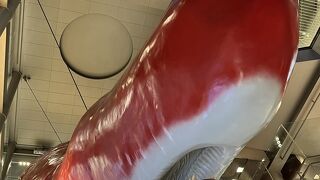 赤い観覧車のファッションビル