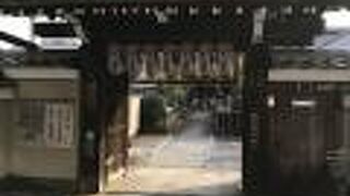 椿寺の名で親しまれているお寺