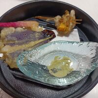 一品食べた後ですが・天ぷらが熱々でとても美味しかったです。