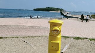 鬼の洗濯板に囲まれ、亜熱帯植物の生い茂る青島は島全体がパワースポット