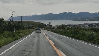小樽から稚内までの約３８０㎞の海岸を走る道がオロロンライン