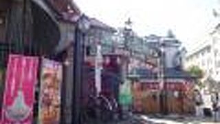 浅草橋の近くにある、ちょっとレトロでコミカルで、懐かしい雰囲気がある一角です。