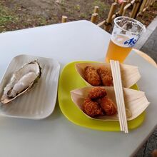 牡蠣フライと蒸し牡蠣