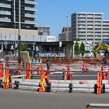 長町駅東口から見た店舗。見づらいですが、画像中央にあります