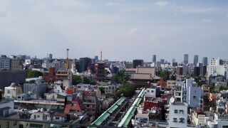 隈研吾さんデザインの格好いいビル