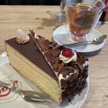 キルシュトルテとバウムクーヘン（イートイン）