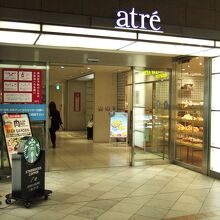 駅に直結しているのは便利です