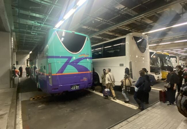 都庁 大型バス専用駐車場♪