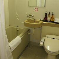 部屋のバスルーム