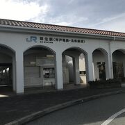 加古川線粟生駅：JR西日本加古川線・神戸電鉄粟生線・北条鉄道が乗り入れ